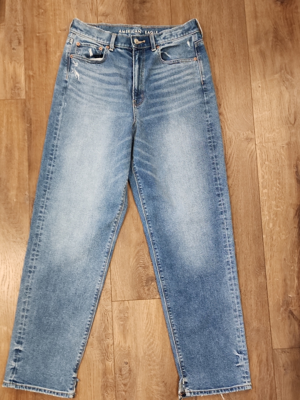 American Eagle Highest Rise Baggy Straight Medium Wash Light Distressing size 8